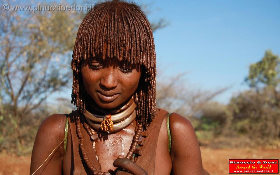 Ethiopia - Sulla strada per Turni - 49 - Giovane donna Hamer.jpg